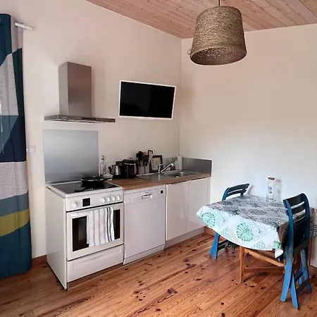 Apartment T2 Avec Terrasse Privee La Rochelle (Charente-Maritime)